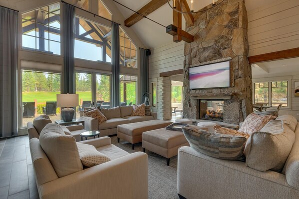 TV, fireplace, stereo