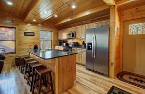 Refrigerador, microondas, lavavajillas y cafetera y tetera 