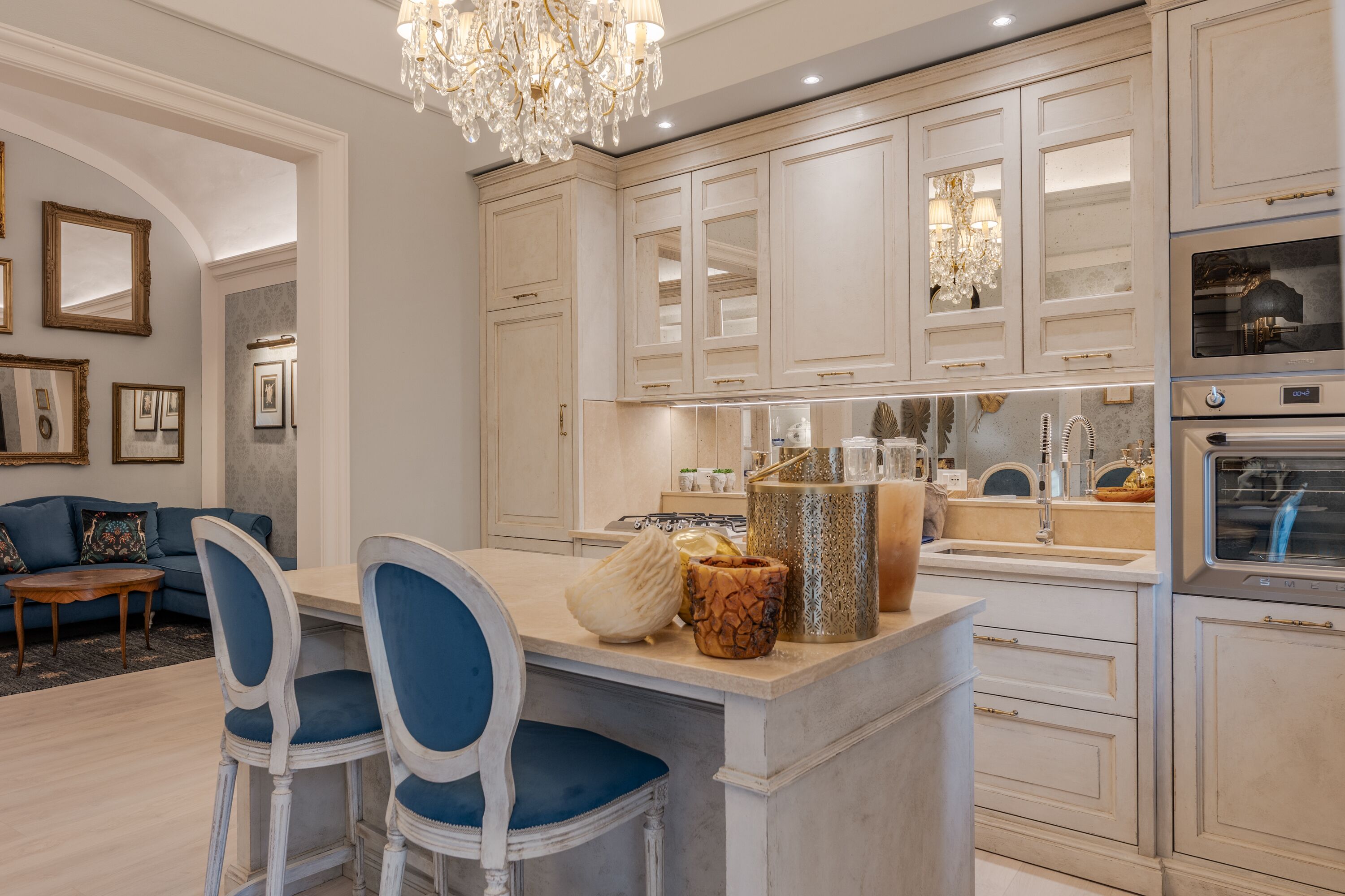 Four, tables à manger