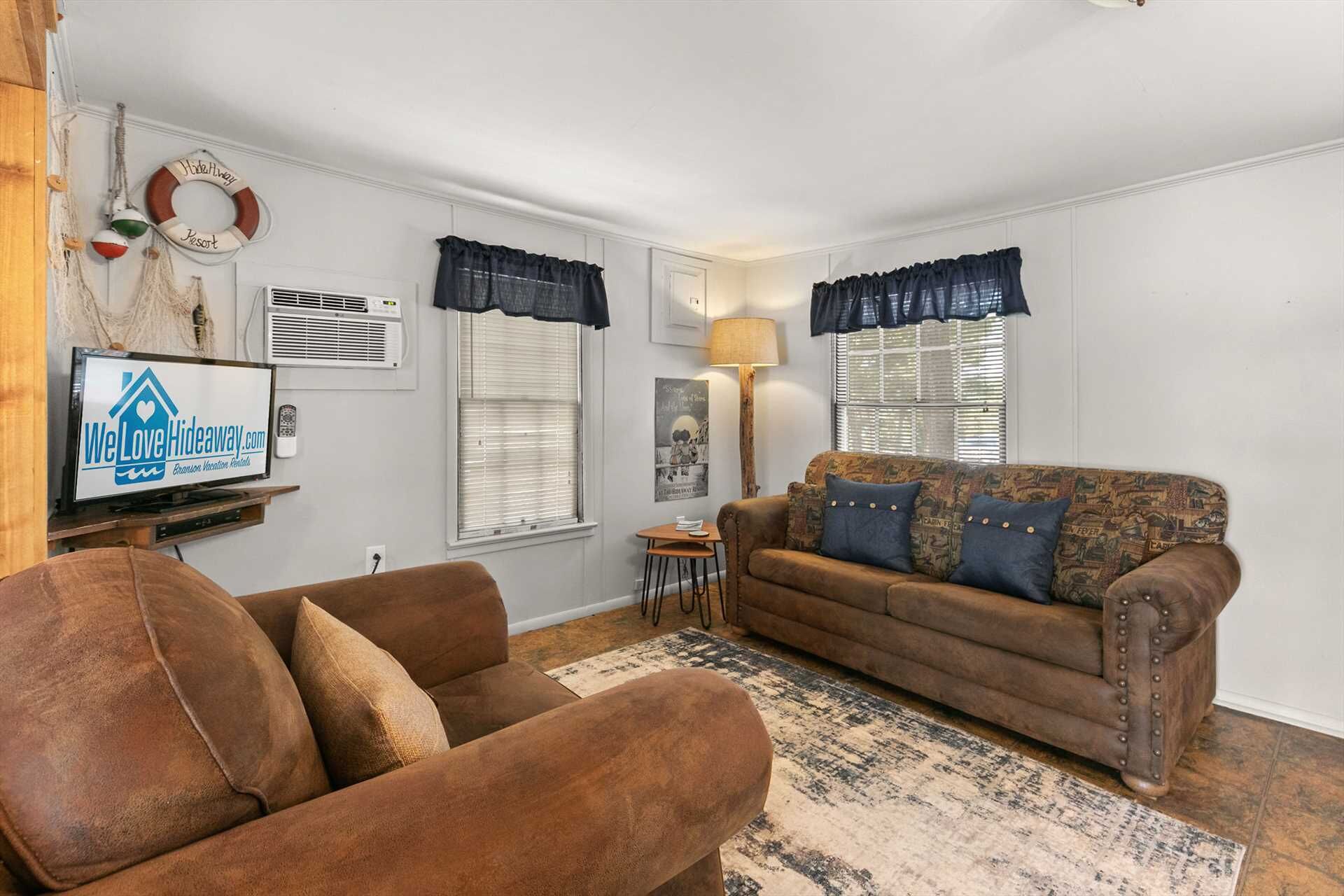 Rock Haven Cottage - Private, Bring Your Boat, Enjoy The Swim Dock, Pool, and Beautiful Views!