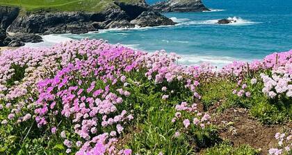 2-bed Cottage, Sleeps 5, Pets Ok, Close to Coast