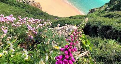 2-bed Cottage, Sleeps 5, Pets Ok, Close to Coast