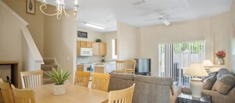 PROMO 10% WEEKLY DISCOUNT! Resort-Style 3BR Townhouse Close to Theme Parks