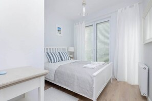 2 bedrooms, desk, iron/ironing board, WiFi - Łódzka 1D Pobierowo | Stylish Apartment | Air Conditioning | Remote Work (Pobierowo)