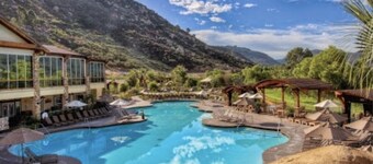 Villa 2BR/2BA sleep 8 people, 1370 sq ft April 17-24 available