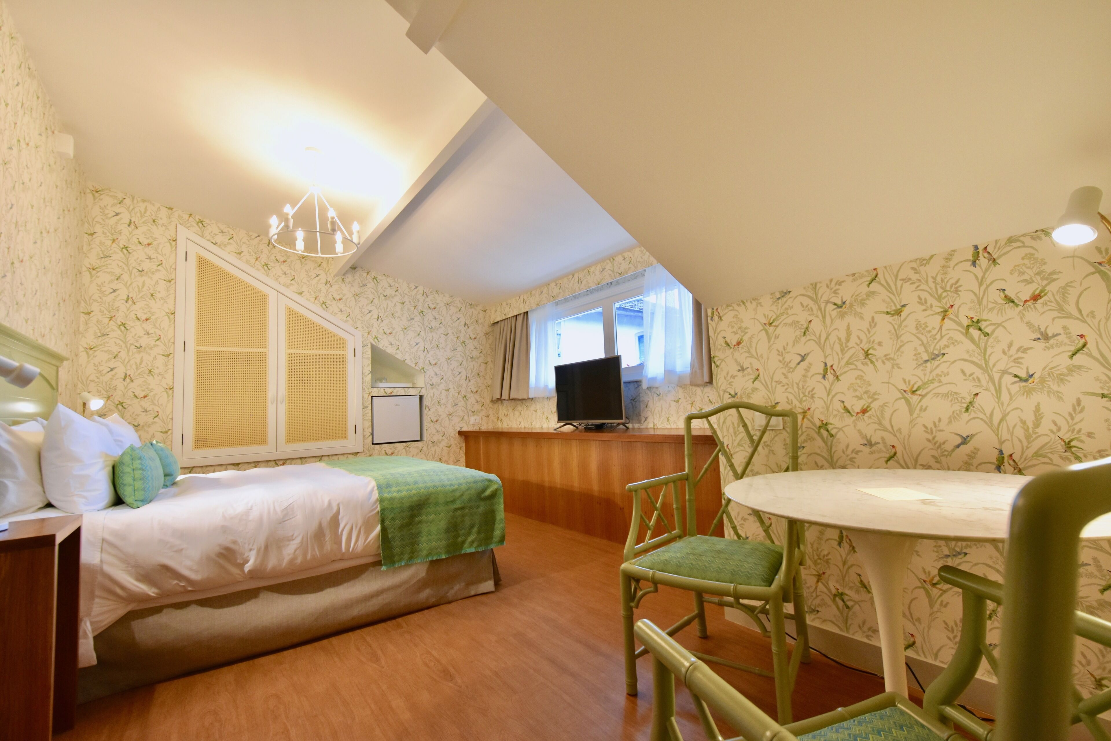 standard room | minibar, in-room safe, soundproofing, free wifi