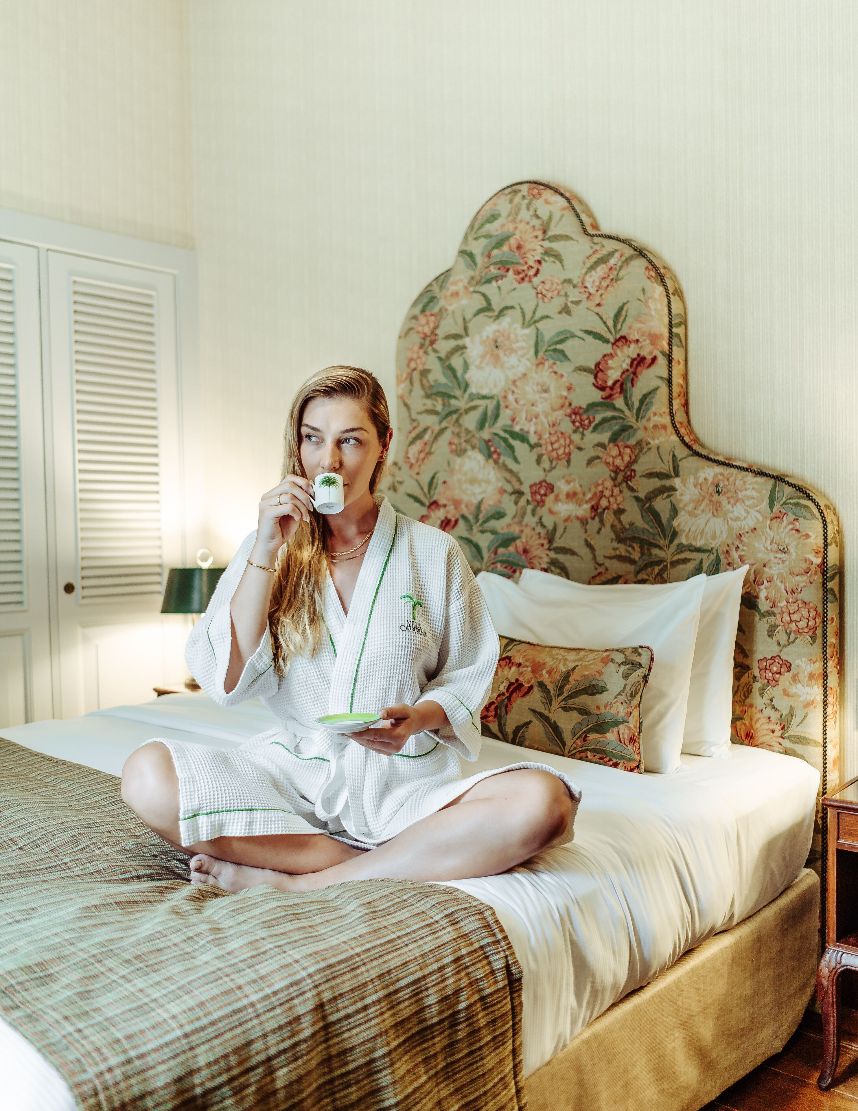 Quarto luxo | Frigobar, cofres nos quartos, quartos à prova de som, Wi-Fi de cortesia
