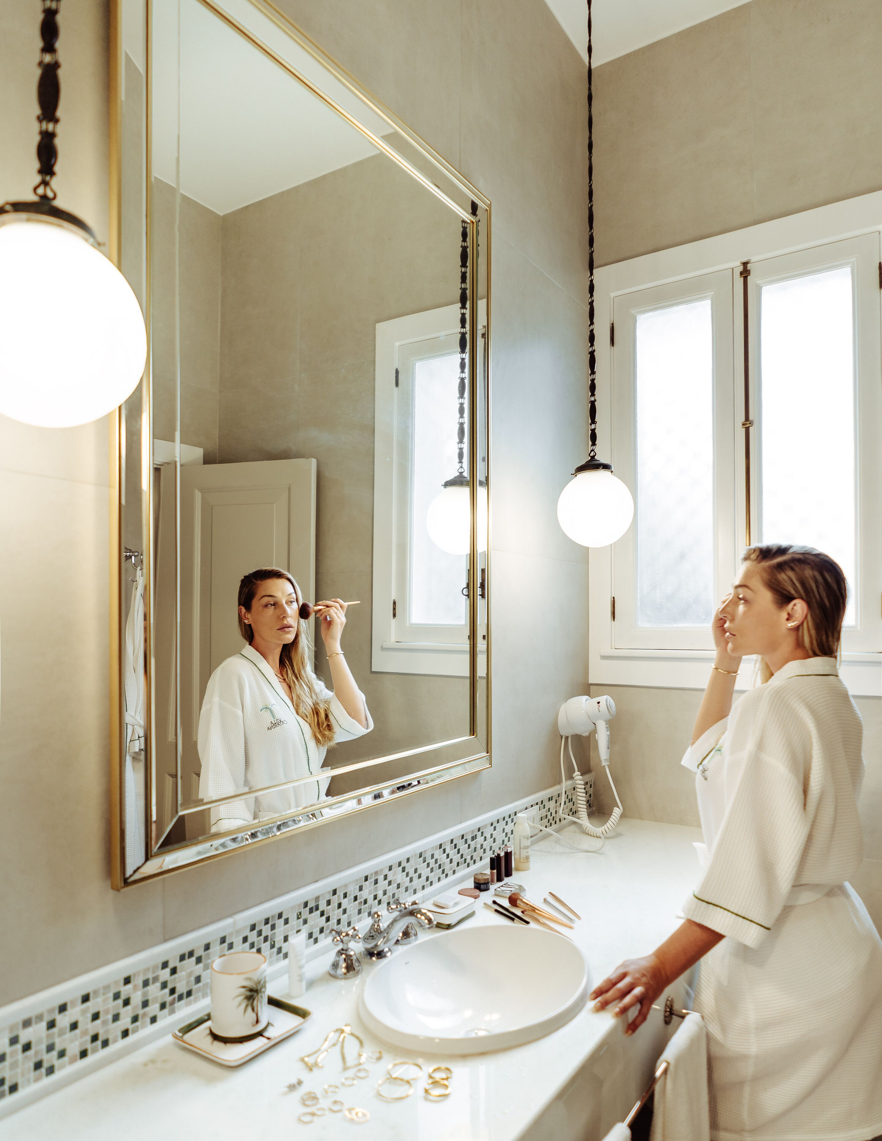 deluxe room | bathroom sink