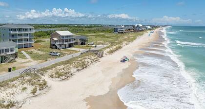 Ocean Front Home, 2 covered decks, hot tub, elevator, game-room.......