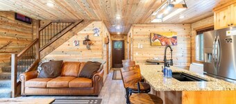 Looking for a quiet, western cabin -Colt Cabin is just 40 minutes from YNP