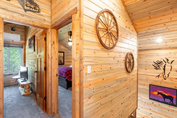 4 bedrooms, travel cot, WiFi, bed sheets