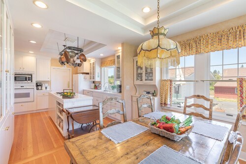 Charming Farm House In The Vineyards On Over 12 Acres