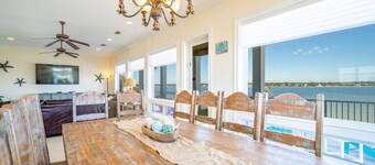 Gulf Horizons, Best of the Lagoon and Beach with Pool - Signature Properties
