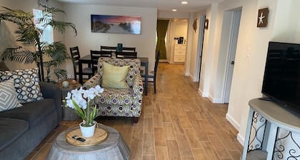 The Pink House- minutes walk to beach!!