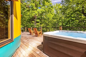 Terrace/patio - Comfy, Cozy, Luxury Yurt, Fun w/Private Hot Tub & Gas Grill, Large Deck (Pigeon Forge)