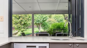 Interior - Bimbimbi - 69 Massinger Street (Byron Bay)