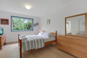 3 slaapkamers, reisbedje, gratis wifi, beddengoed