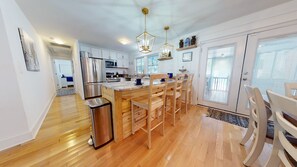 Fridge, microwave, oven, stovetop - Daydream Oasis with private pool, screen porch with dining, sleeps 8! (Isle of Palms)