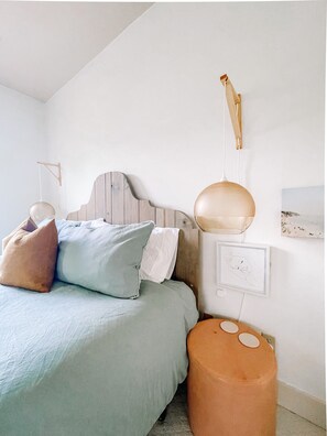3 bedrooms, travel crib, free WiFi, bed sheets
