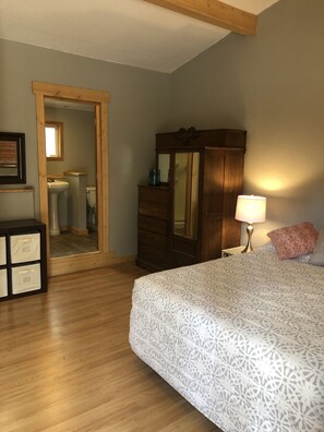 Free WiFi, bed sheets, wheelchair access