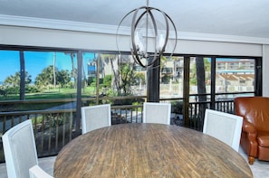 Dining - Firethorn 210- Beautiful gulf side, ground-level 2BR/2BA unit! (Sarasota)
