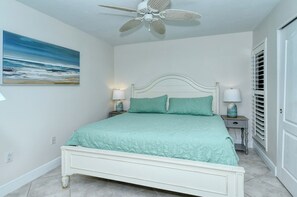 Room - Firethorn 210- Beautiful gulf side, ground-level 2BR/2BA unit! (Sarasota)