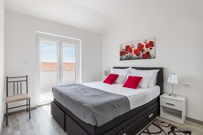 2 室のベッドルーム、アイロン / アイロン台、インターネット、ベッドシーツ