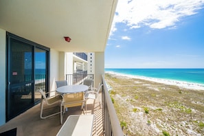 Outdoor dining - Relax by the Gulf in Luxury! Phoenix VI 61010 (Orange Beach)