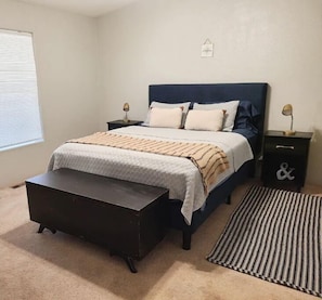 3 bedrooms, iron/ironing board, travel crib, WiFi - Large Home- Near Quartzsite and Colorado River (Blythe)