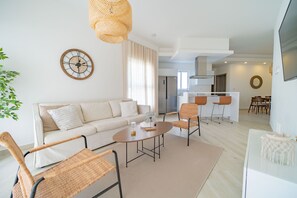 Smart TV - Awsome Front Beach Aparment With Infinity front Ocean Pool (Punta Cana)