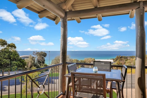 Great views in quiet cul de sac, Point Lookout