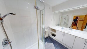 Artículos de tocador gratuitos, toallas, jabón, shampoo