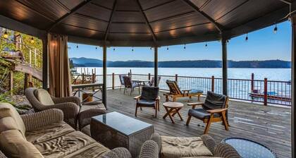 Lakeside Loft | Beautiful Waterfront Log Cabin