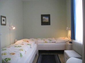 2 chambres, fer et planche à repasser, lit parapluie, Wi-Fi gratuit