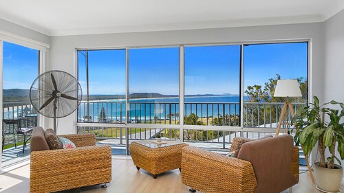 Malibu Crescent Head
