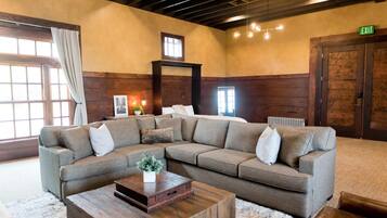 Televisión, Netflix, servicios de streaming y biblioteca musical