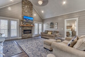 Flat-screen TV, fireplace, video games