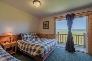 2 bedrooms, iron/ironing board, travel cot, WiFi