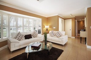 Téléviseur, lecteur de DVD, chaîne audio, imprimante