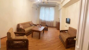 Family Apartment | Living area - Domino Yerevan Hostel & Tours (Yerevan)