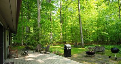 2 Miles to Good Harbor Beach, Pet Friendly