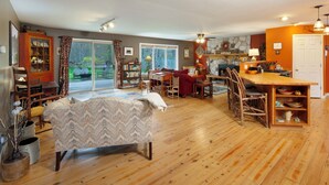 Living area - 2 Miles to Good Harbor Beach, Pet Friendly (Cedar)