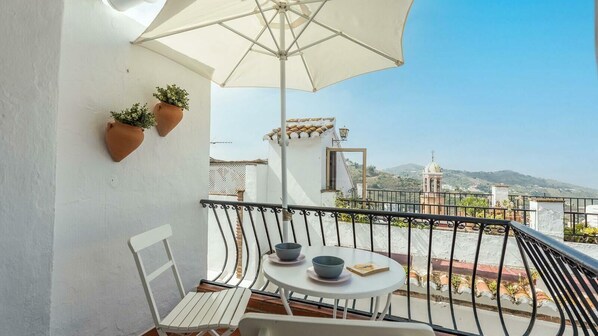 Outdoor dining - Casa Elvira Cómpeta by Ruralidays (Málaga)