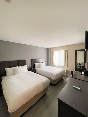 Basic Double Room | Free WiFi - Hotel 21 Nyc (Long Island City)