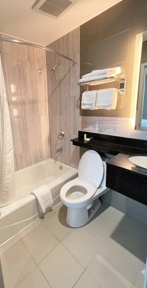 Hair dryer, towels - Hotel 21 Nyc (Long Island City)