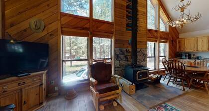 Monte Verde Lake | Wildlife Views | Pet Friendly | Howling Elk Lodge