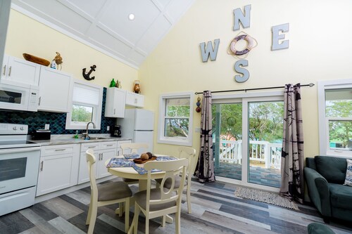 Anchor's Away, Russell Island