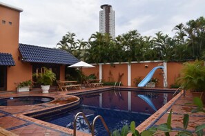 屋外プール