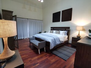 1 habitación, escritorio, tabla de planchar con plancha y wifi 
