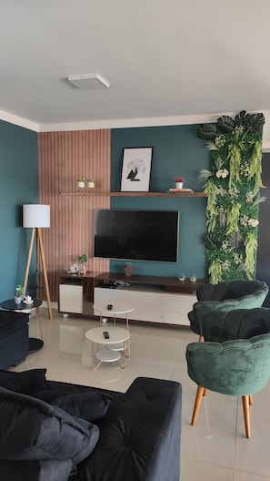 Älytelevisio, pöytätennispöytä, stereot